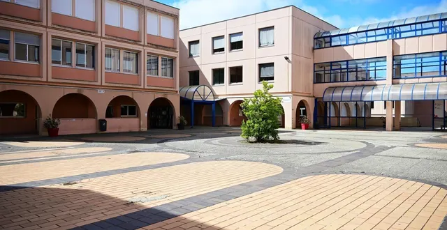 photo  au lycée jean-guéhenno de flers (orne), la rentrée s’annonce au beau fixe tant au niveau des effectifs que des projets.  &copy;  ouest-france 