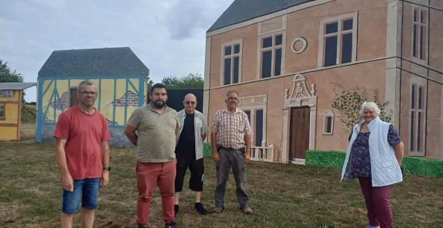 photo  l’association notre histoire en lumière est prête à accueillir la 12e édition de son spectacle son et lumière.  &copy;  ouest-france 