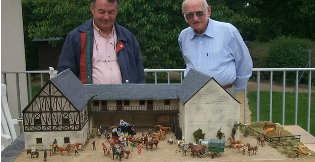 photo  camille barillec (à gauche) aux côtés de roger cordier.  &copy;  co 