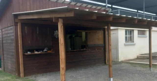 photo  la buvette du stade s’est refait une beauté, avec l’installation d’un abri.  &copy;  ouest-france 