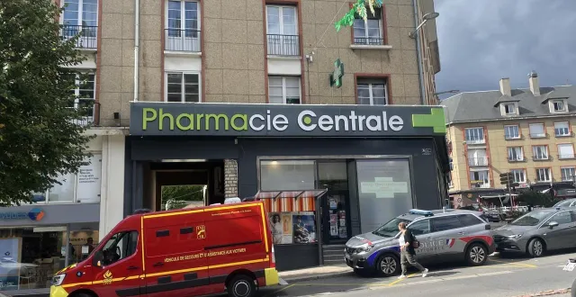 photo  les pompiers et la police sont intervenus dans le centre-ville de flers, ce jeudi 28 août 2025.  &copy;  ouest-france 