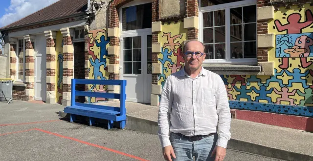 photo  emmanuel vallet partagera son temps entre la direction de l’établissement et sa classe de ce1/ce2.  &copy;  ouest-france 