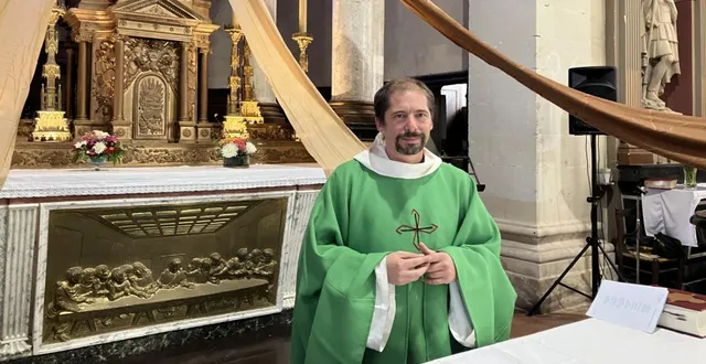 photo  pierre-etienne greslin a célébré sa dernière messe, dimanche 24 août, dans l’église de saint-georges-sur-loire. il va poursuivre sa mission à maulévrier. il a été curé durant huit ans dans la paroisse saint-pierre en val de loire qui regroupe 14 communes. pierre-etienne greslin a été apprécié, « il était accessible et cool », disent ses paroissiens.  &copy;  co 