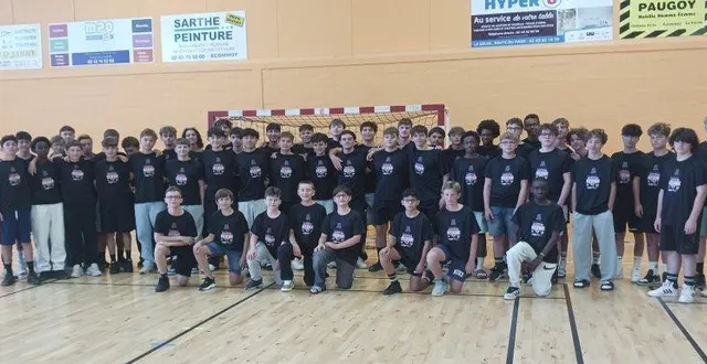 photo  tous les stagiaires sarthois ont reçu le même équipement.  &copy;  ouest-france 