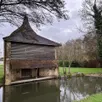 photo un mythe ancré dans le pays « des buttes ». dans le bourg de saint-maixent (sarthe), le lavoir à deux étages est un des seuls d’europe.