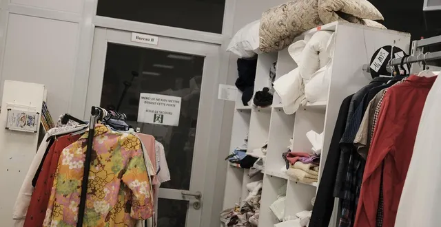 photo  des vêtements seront notamment mis en vente dans les locaux de la croix-rouge au mans (sarthe) ce samedi 30 août 2025.  &copy;  ouest-france 