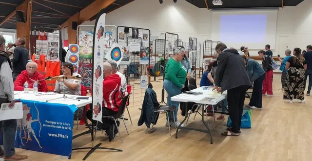 photo  temps d’échange, de rencontre, de convivialité avec les bénévoles.  &copy;  archives le maine libre 