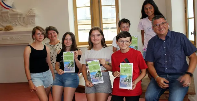 photo  ces deux dernières années ont été chargées pour le cmj, qui aura été marqué par la participation au congrès des maires à paris et par la visite de l’élysée, ainsi que la participation à de nombreux projets et à l’ensemble des cérémonies patriotiques.  &copy;  le maine libre 