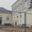photo  le bâtiment abritant les locaux administratifs et l’entrée des élèves est en travaux au collège sainte-émilie. 