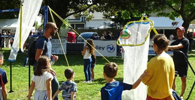 photo  la 13e édition de la fête du sport se tiendra dimanche au parc de la gironde et des initiations seront proposées, comme du basket en 2024.  &copy;  ouest-france 