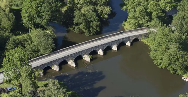 photo  à yvré-l’évêque, le pont sur l’huisne.  &copy;  philippe cherel. 
