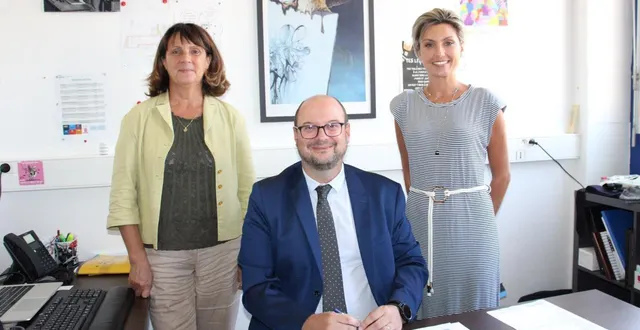 photo  jérémy lamy, nouveau principal, aux côtés de nadia requier (gestionnaire, à gauche) et de laëtitia foëzon (secrétaire de direction, à droite).  &copy;  ouest-france 