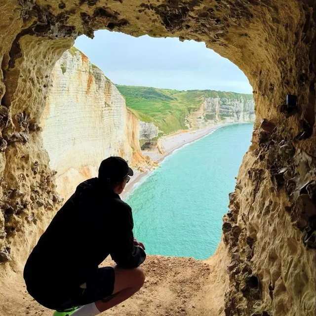 Les falaises d’Etretat (Seine-Maritime) vues par @comesetrips, par « le côté sud, de la falaise d’Aval jusqu’à la Grotte d’amour. Environ 11 km de marche avec des paysages à couper le souffle ! Aucune photo ni vidéo ne peut vraiment rendre la grandeur et la beauté de cet endroit », écrit-il. @comesetrips photo les falaises d’etretat (seine-maritime) vues par @comesetrips, par « le côté sud, de la falaise d’aval jusqu’à la grotte d’amour. environ 11 km de marche avec des paysages à couper le souffle ! aucune photo ni vidéo ne peut vraiment rendre la grandeur et la beauté de cet endroit », écrit-il. © @comesetrips