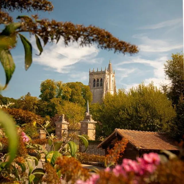 Une ambiance un peu désuète se dégage de la photo de l’abbaye du Bec-Hellouin du XIe siècle (Eure) signée par @max_2_photos. La photo a été prise le 22 août. @max_2_photos photo une ambiance un peu désuète se dégage de la photo de l’abbaye du bec-hellouin du xie siècle (eure) signée par @max_2_photos. la photo a été prise le 22 août. © @max_2_photos