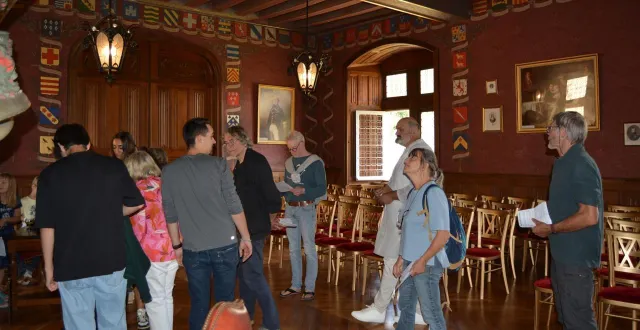 photo  les enquêteurs amateurs à la recherche d’indices.  &copy;  archives ouest-france 