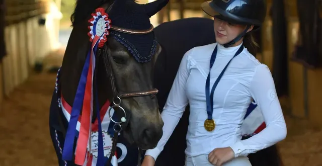 photo  adèle saugeron et son poney a little miller, plus complices que jamais après leur sacre aux championnats de france.  &copy;  ouest-france 