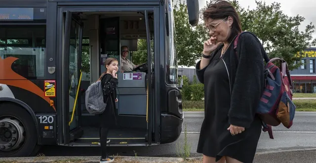 photo  pour sa rentrée en 6e, anaëlle va se déplacer seule pour aller jusqu’au collège.  &copy;  photo : le maine libre - denis lambert 