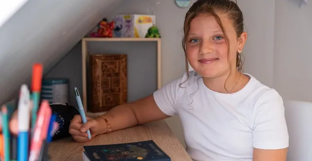 photo  félicie est fin prête pour sa rentrée en 6e.  &copy;  le maine libre – xavier sarrat 