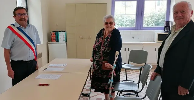 photo  monsieur et madame bois célèbrent leurs noces de diamant  &copy;  ouest-france 