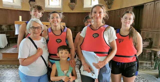 photo  les participants ont notamment pu entrer dans l’église saint-gilles et en découvrir l’histoire qui remonte pour partie au xiie siècle, puis l’éolienne bollée plus loin sur le chemin de halage.  &copy;  le maine libre 