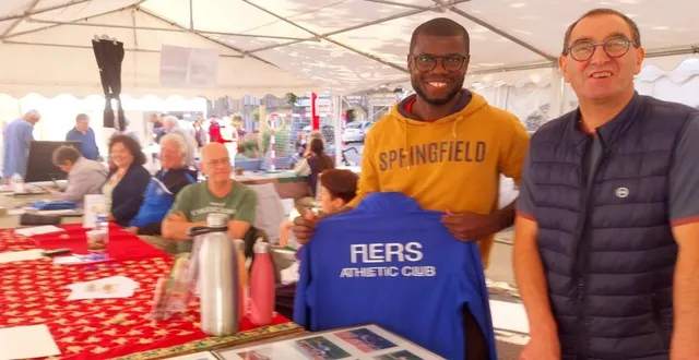 photo  les clubs sportifs ont été très visités par les jeunes et leurs familles, vendredi soir, lors de la fête des associations.  &copy;  ouest-france 