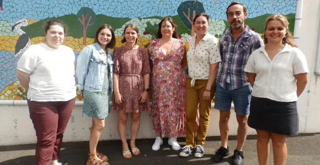 photo  de gauche à droite, l’équipe pédagogique du val de l’erdre : séverine guyot, annaëlle bauné, stéphanie bouron, la directrice emmanuelle bringheret, bénédicte ferré, christophe potin et mélanie ouary.  &copy;  co 