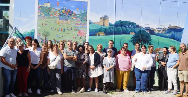 photo  l’équipe pédagogique et enseignante se tient prêt pour la rentrée scolaire cette semaine.  &copy;  ouest-france 