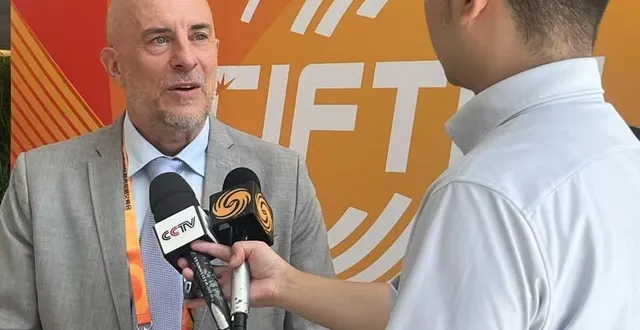 photo  jean-pierre palier, un entrepreneur sarthois expatrié en chine qui a le sens des affaires.  &copy;  jean-pierre palier 