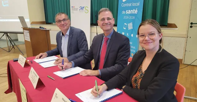 photo  de gauche à droite : hervé roncière, stefan domingo et marie-elize tilly.  &copy;  le maine libre 