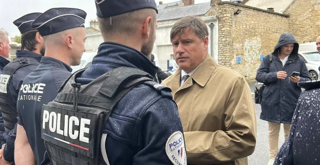 photo  le préfet de l’orne, hervé tourmente, est venu saluer les nouveaux policiers au commissariat d’alençon ce mardi 2 septembre 2025.  &copy;  ouest-france 