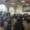 photo  cinq musiciens ont animé la rentrée en musique à l’école gabrielle-grandière d’alençon, devant 90 enfants, monsieur le maire et le dasen de l’orne. 