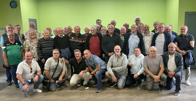 photo  de nombreux anciens participaient aux retrouvailles.  &copy;  ouest-france 