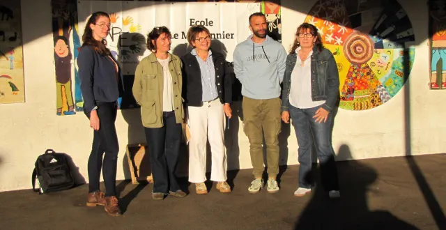 photo  l’équipe enseignante de l’école primaire.  &copy;  ouest-france 