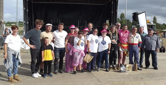 photo  la remise des prix de la course de caisses à savon.  &copy;  co 
