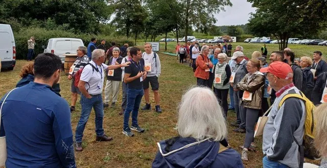 photo  vincent rousseau, vigneron du domaine des chapelles (au centre) a présenté cette 22e édition d’échappées en loire.  &copy;  co 