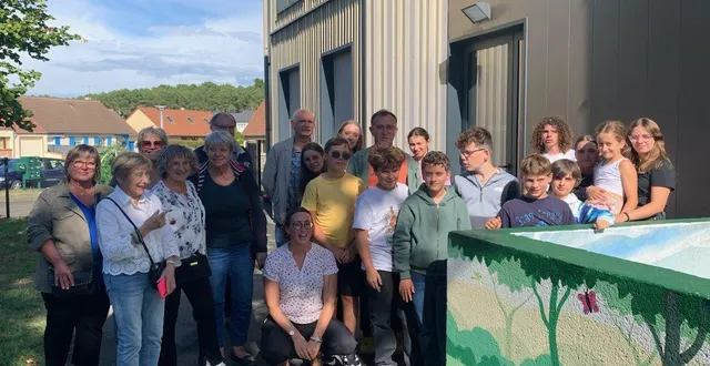 photo  les adolescents de l’accueil des loisirs ont peint un mur de l’espace simone-signoret  &copy;  le maine libre 