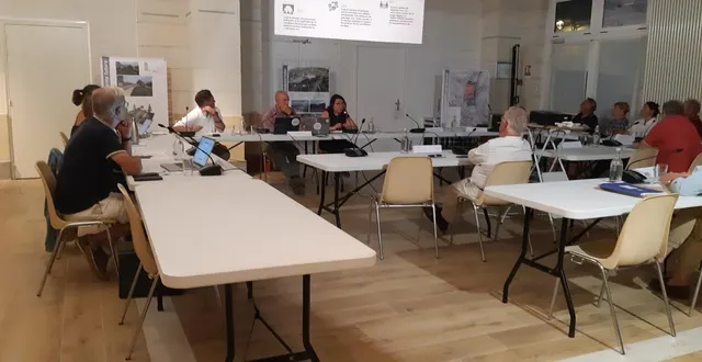 photo  lors de la réunion du conseil municipal du 25 août 2025 où le mandat d’aménagement de la friche a été votée.  &copy;  archives le maine libre 