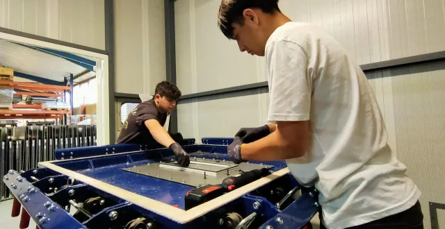 photo  spécialisée dans la protection contre les risques d’explosion, la société stif basée à saint-georges-sur-loire vient de racheter une entreprise américaine. elle a vu son chiffre d’affaires bondir de 30 % par rapport à l’an passé.  &copy;  archives 