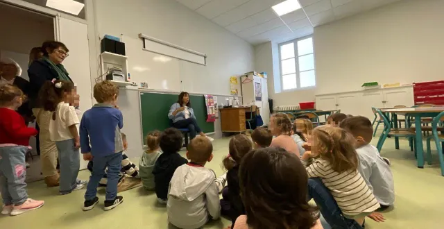 photo  l’école pape-carpantier de la flèche a été isolée par l’intérieur et les plafonds ont été changés avec l’éclairage, pendant l’été 2025.  &copy;  le maine libre 