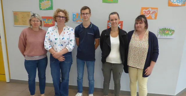 photo  l’équipe pédagogique de l’école du bourg-joly accueille, cette année, un service civique en la personne de théo goulet, au centre. il aura en charge le projet éducatif autour de l’égalité filles/garçons et citoyenneté  &copy;  . ouest-france. 