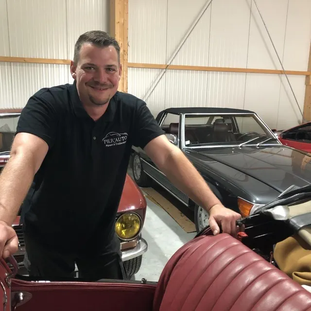 photo pierre malet piton a ouvert pier’auto en mars 2024. un garage spécialisé dans l’entretien, la restauration et la vente de véhicules de sport et de collection.  ©  co - christophe ricci