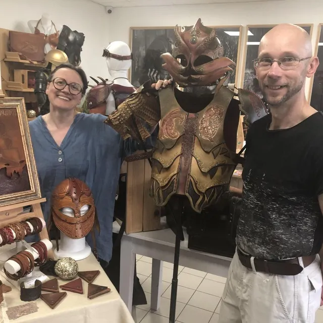 photo christelle et eric deneken sont à la tête d’eden esprit cuir, un atelier de scultpure sur cuir retenu pour la fabrication des sangles de la baby bugatti ii.  ©  co - christophe ricci