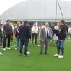 photo l’inauguration d’une pelouse synthétique sur le terrain de football par jean-marc guillou, à saint-léger-de-linières, samedi 30 août.