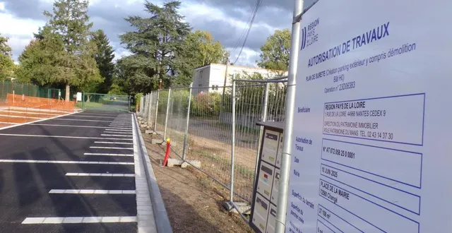 photo  nouvel aménagement : un parking pour accueillir les personnes extérieures.  &copy;  le maine libre 