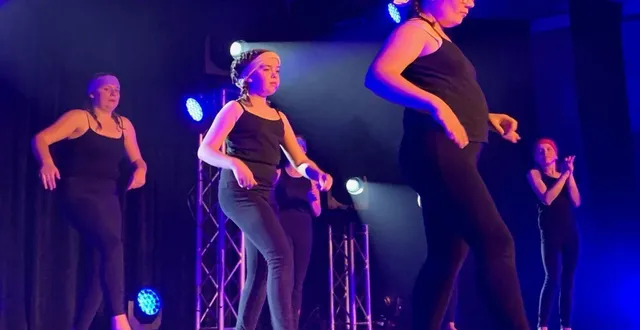 photo  les élèves du mille clubs au forum de fin d’année.  &copy;  le maine libre 