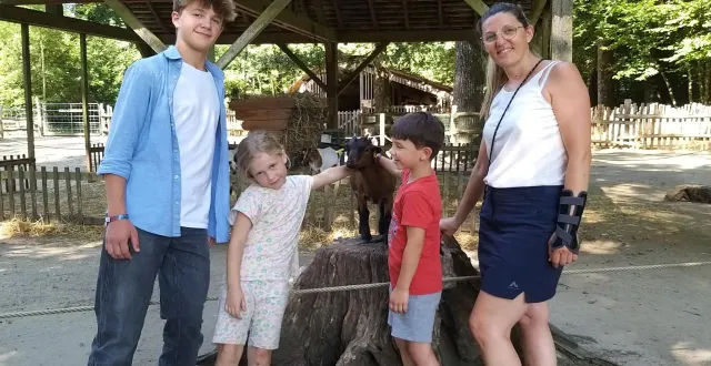 photo  wyatt, marie, baptiste et audrey ont passé un merveilleux moment dans la bergerieb du domaine de pescheray.  &copy;  ouest-france 