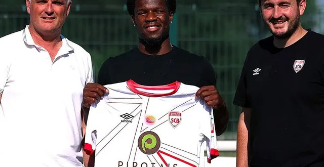 photo  de gauche à droite : laurent dutemple, coprésident, malik denis l’une des recrues et adrien champagne, le nouvel entraîneur de beaucouzé.  &copy;  sc beaucouzé 