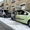 photo  deux véhicules ont pris feu dans la rue des fossés-de-la-barre, à alençon (orne), dans la nuit du mercredi 3 au jeudi 4 septembre 2025. 