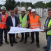 photo mazé, le 28 août 2025. réunion de chantier avec le maire christophe pot, ses adjoints eric porcher et francis champion, le responsable du service voirie yannick legeay, ainsi que les représentants d’eurovia et pragma.