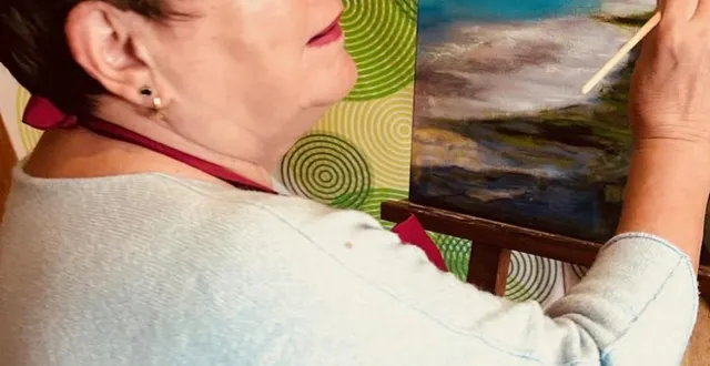 photo  christine brebion une des artistes qui expose à la médiathèque.  &copy;  christine brebion 